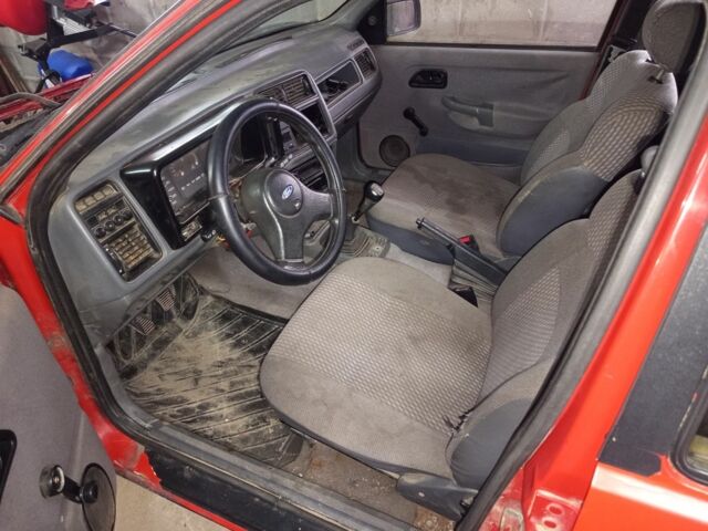 Черный Форд Сиерра, объемом двигателя 1.8 л и пробегом 90 тыс. км за 381 $, фото 1 на Automoto.ua