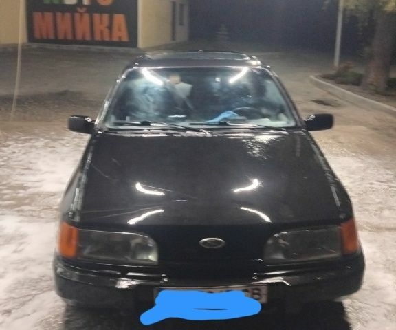 Черный Форд Сиерра, объемом двигателя 0 л и пробегом 37 тыс. км за 780 $, фото 1 на Automoto.ua