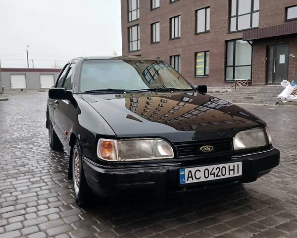 Черный Форд Сиерра, объемом двигателя 1.6 л и пробегом 294 тыс. км за 999 $, фото 1 на Automoto.ua