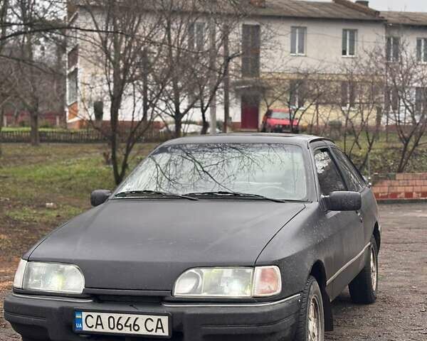 Черный Форд Сиерра, объемом двигателя 1.6 л и пробегом 158 тыс. км за 1250 $, фото 1 на Automoto.ua