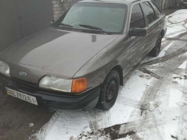 Коричневый Форд Сиерра, объемом двигателя 2 л и пробегом 60 тыс. км за 800 $, фото 1 на Automoto.ua