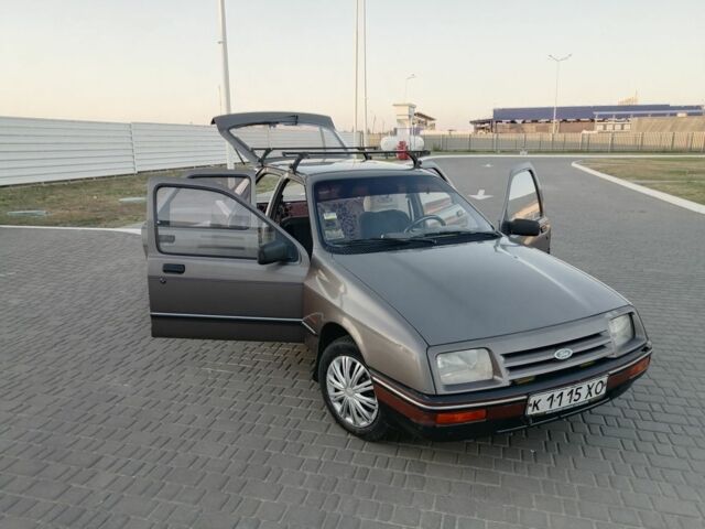 Коричневий Форд Сієрра, об'ємом двигуна 0 л та пробігом 250 тис. км за 1100 $, фото 1 на Automoto.ua