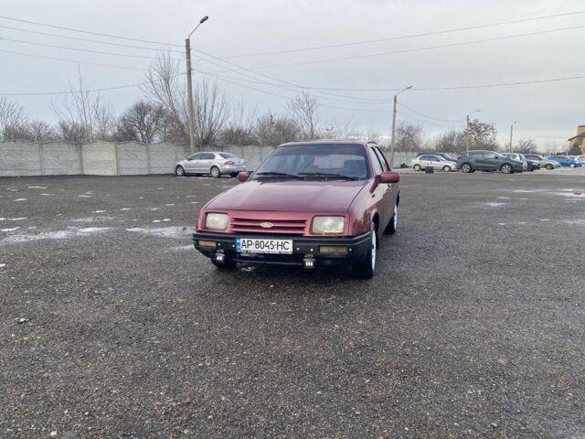 Червоний Форд Сієрра, об'ємом двигуна 1.6 л та пробігом 200 тис. км за 600 $, фото 1 на Automoto.ua