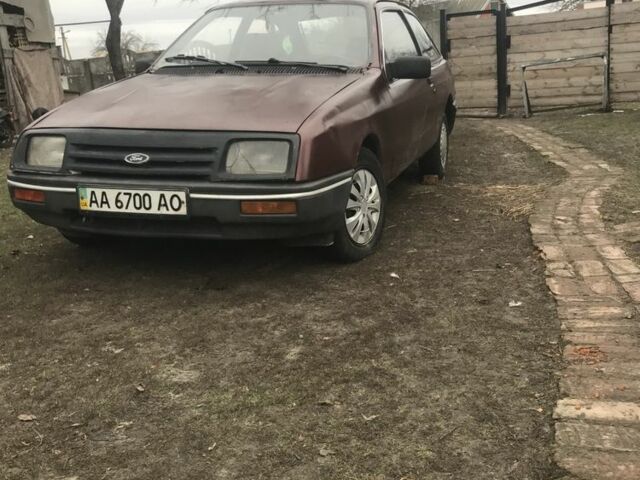 Красный Форд Сиерра, объемом двигателя 1.6 л и пробегом 2 тыс. км за 314 $, фото 1 на Automoto.ua