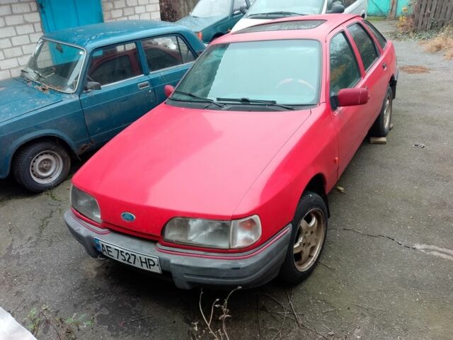 Красный Форд Сиерра, объемом двигателя 1.6 л и пробегом 100 тыс. км за 835 $, фото 1 на Automoto.ua