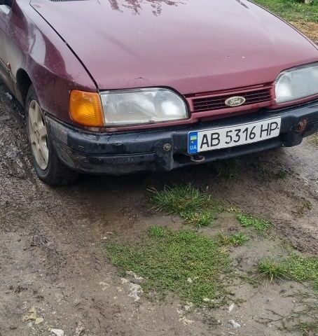 Красный Форд Сиерра, объемом двигателя 0 л и пробегом 1000 тыс. км за 700 $, фото 1 на Automoto.ua