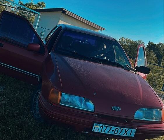 Красный Форд Сиерра, объемом двигателя 1.6 л и пробегом 93 тыс. км за 800 $, фото 1 на Automoto.ua