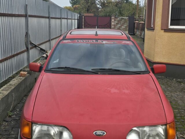 Красный Форд Сиерра, объемом двигателя 1.8 л и пробегом 12 тыс. км за 500 $, фото 1 на Automoto.ua