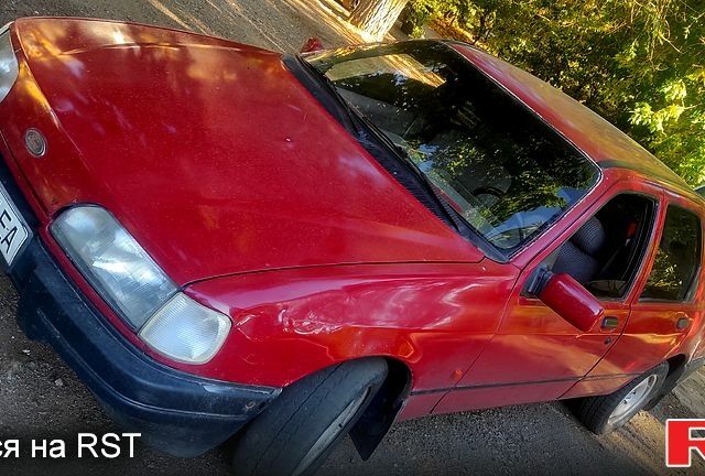 Червоний Форд Сієрра, об'ємом двигуна 1.8 л та пробігом 0 тис. км за 1000 $, фото 1 на Automoto.ua