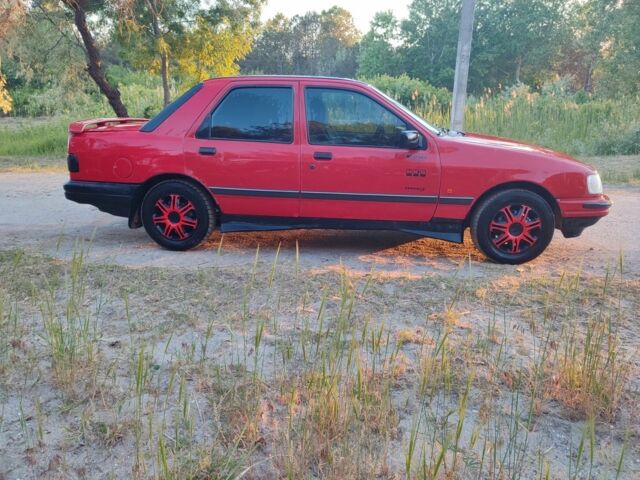 Червоний Форд Сієрра, об'ємом двигуна 1.8 л та пробігом 3 тис. км за 900 $, фото 1 на Automoto.ua