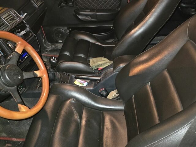 Красный Форд Сиерра, объемом двигателя 2 л и пробегом 333 тыс. км за 1400 $, фото 1 на Automoto.ua