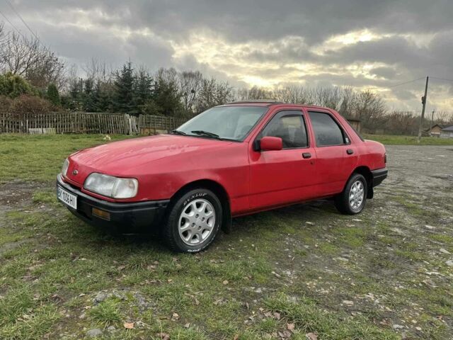 Красный Форд Сиерра, объемом двигателя 1.8 л и пробегом 300 тыс. км за 750 $, фото 1 на Automoto.ua