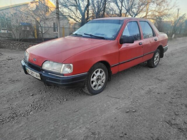 Красный Форд Сиерра, объемом двигателя 1.8 л и пробегом 300 тыс. км за 700 $, фото 1 на Automoto.ua