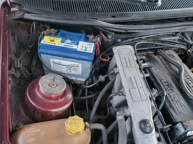 Червоний Форд Сієрра, об'ємом двигуна 2 л та пробігом 200 тис. км за 1500 $, фото 1 на Automoto.ua