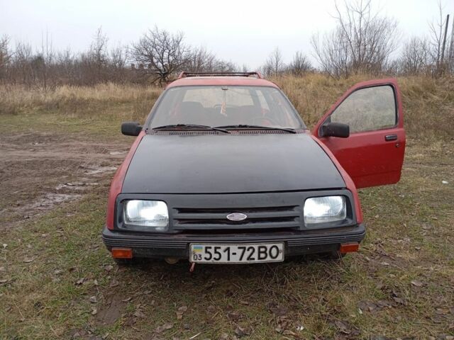 Красный Форд Сиерра, объемом двигателя 1.6 л и пробегом 100 тыс. км за 617 $, фото 1 на Automoto.ua