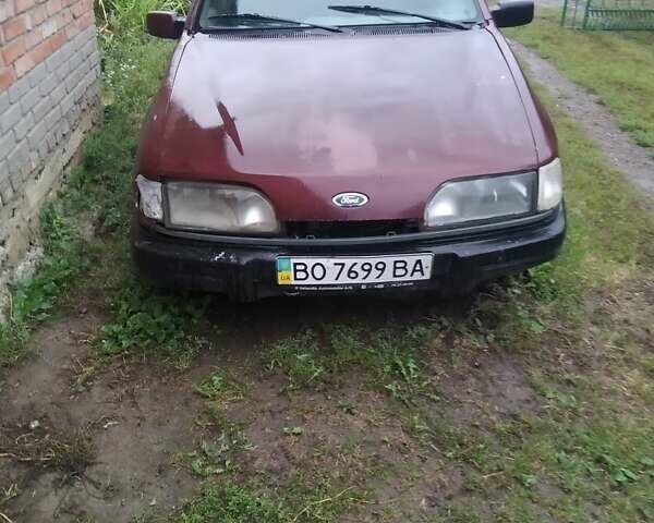 Красный Форд Сиерра, объемом двигателя 2 л и пробегом 700 тыс. км за 550 $, фото 1 на Automoto.ua