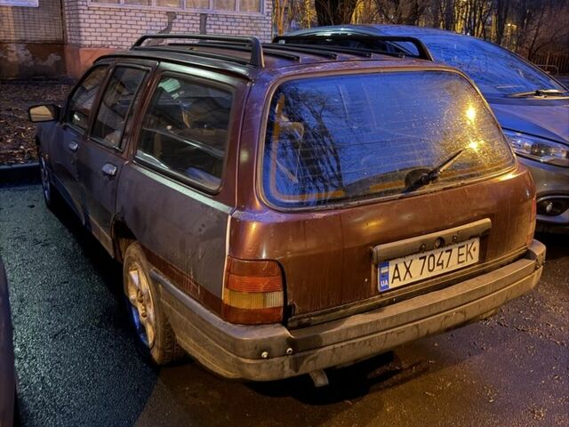 Красный Форд Сиерра, объемом двигателя 1.8 л и пробегом 300 тыс. км за 339 $, фото 1 на Automoto.ua