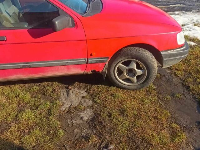 Красный Форд Сиерра, объемом двигателя 2 л и пробегом 200 тыс. км за 500 $, фото 1 на Automoto.ua