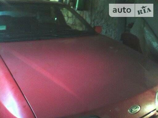 Червоний Форд Сієрра, об'ємом двигуна 1.6 л та пробігом 10 тис. км за 800 $, фото 1 на Automoto.ua