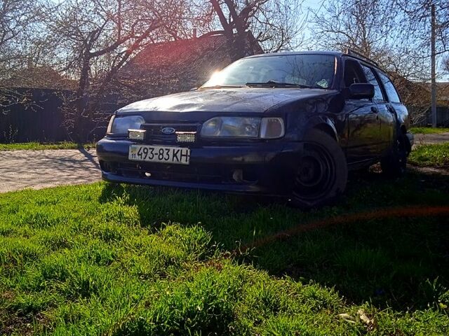 Форд Сієрра, об'ємом двигуна 2 л та пробігом 0 тис. км за 720 $, фото 1 на Automoto.ua