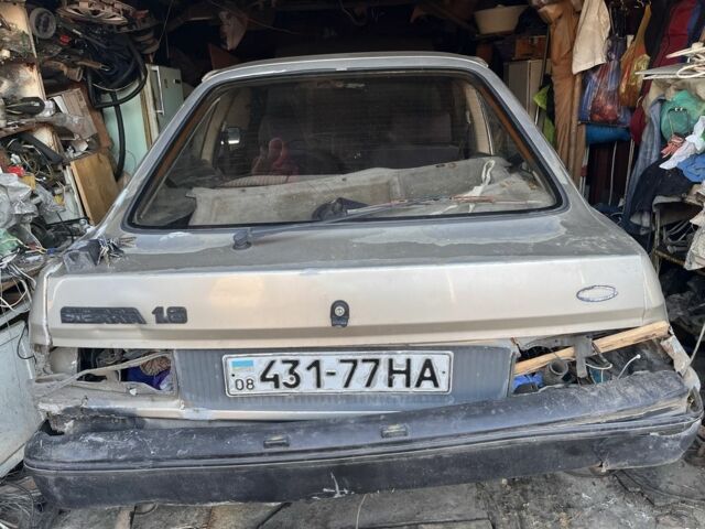 Серый Форд Сиерра, объемом двигателя 1.6 л и пробегом 1 тыс. км за 550 $, фото 1 на Automoto.ua