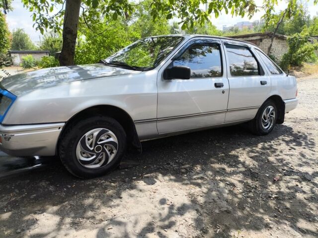 Серый Форд Сиерра, объемом двигателя 1.8 л и пробегом 10 тыс. км за 2000 $, фото 1 на Automoto.ua