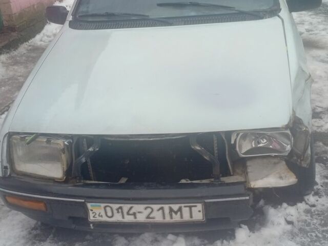 Серый Форд Сиерра, объемом двигателя 0 л и пробегом 210 тыс. км за 279 $, фото 1 на Automoto.ua