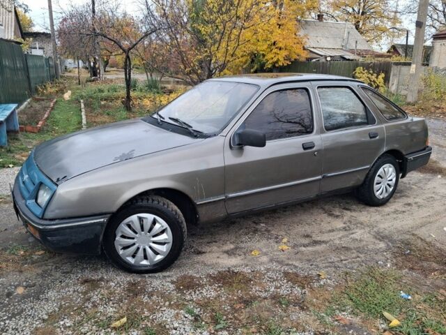 Серый Форд Сиерра, объемом двигателя 2 л и пробегом 67 тыс. км за 950 $, фото 1 на Automoto.ua