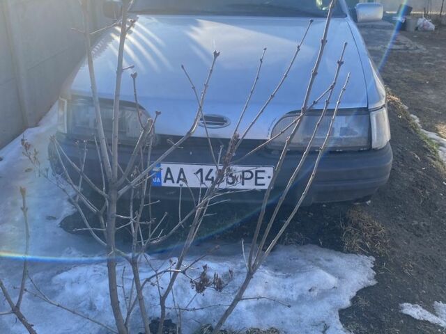 Сірий Форд Сієрра, об'ємом двигуна 2 л та пробігом 300 тис. км за 684 $, фото 1 на Automoto.ua