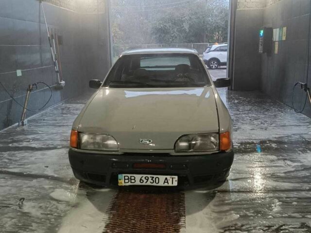 Серый Форд Сиерра, объемом двигателя 1.6 л и пробегом 874 тыс. км за 1100 $, фото 1 на Automoto.ua