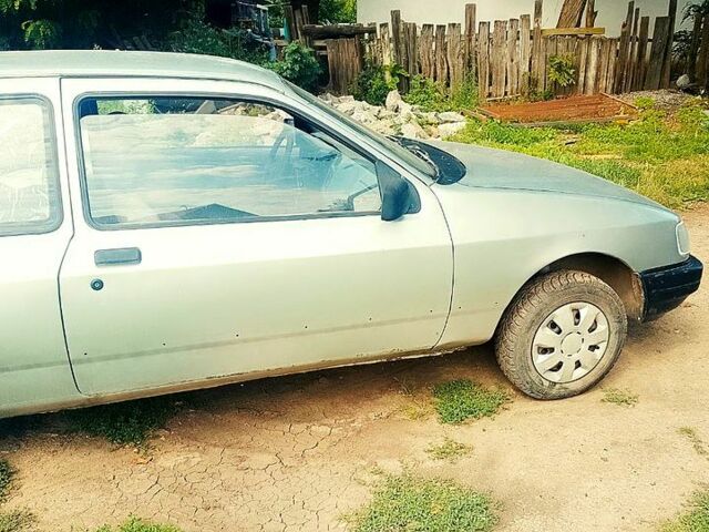 Сірий Форд Сієрра, об'ємом двигуна 2 л та пробігом 0 тис. км за 650 $, фото 1 на Automoto.ua