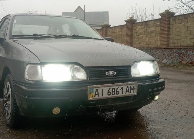 Серый Форд Сиерра, объемом двигателя 2 л и пробегом 135 тыс. км за 948 $, фото 1 на Automoto.ua