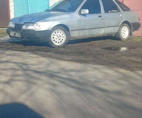 Серый Форд Сиерра, объемом двигателя 2 л и пробегом 250 тыс. км за 678 $, фото 1 на Automoto.ua