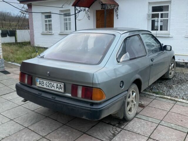 Серый Форд Сиерра, объемом двигателя 2 л и пробегом 500 тыс. км за 827 $, фото 1 на Automoto.ua