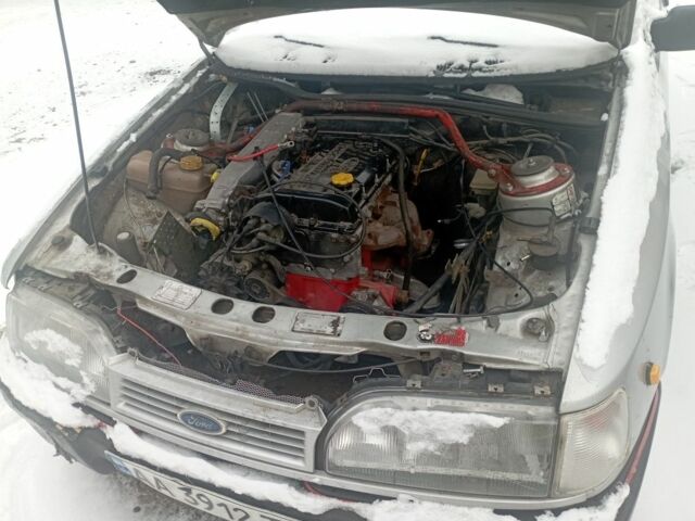 Серый Форд Сиерра, объемом двигателя 2 л и пробегом 999 тыс. км за 1500 $, фото 1 на Automoto.ua