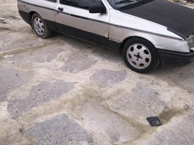 Серый Форд Сиерра, объемом двигателя 1.6 л и пробегом 250 тыс. км за 310 $, фото 1 на Automoto.ua