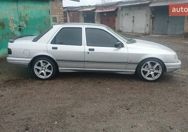 Серый Форд Сиерра, объемом двигателя 2 л и пробегом 120 тыс. км за 2700 $, фото 1 на Automoto.ua