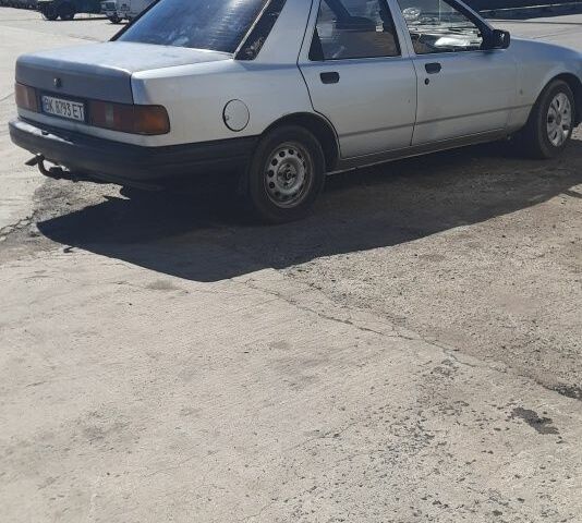 Серый Форд Сиерра, объемом двигателя 0 л и пробегом 2 тыс. км за 801 $, фото 1 на Automoto.ua