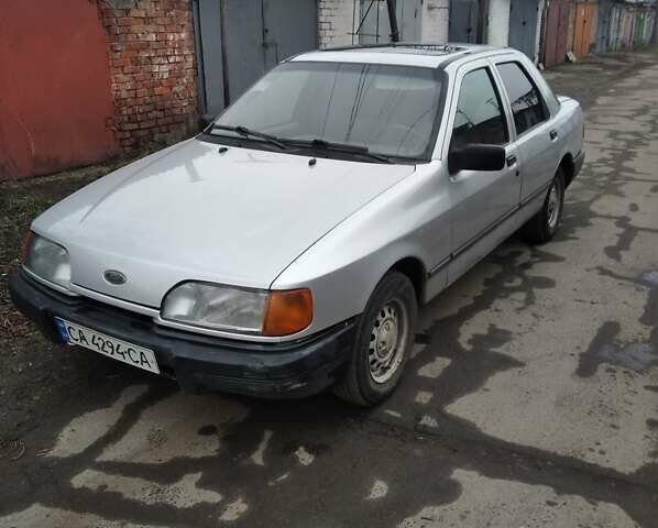 Серый Форд Сиерра, объемом двигателя 1.8 л и пробегом 200 тыс. км за 1400 $, фото 1 на Automoto.ua