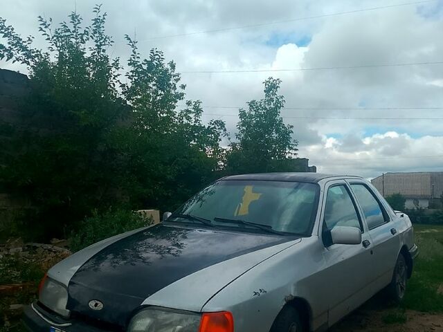 Сірий Форд Сієрра, об'ємом двигуна 2 л та пробігом 300 тис. км за 600 $, фото 1 на Automoto.ua