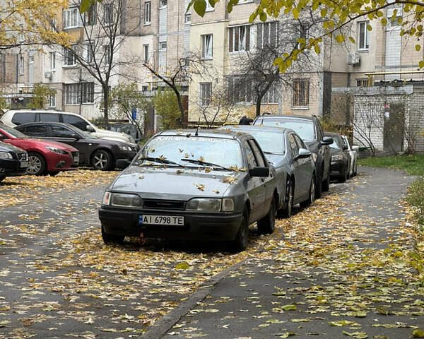 Серый Форд Сиерра, объемом двигателя 2 л и пробегом 50 тыс. км за 1400 $, фото 1 на Automoto.ua