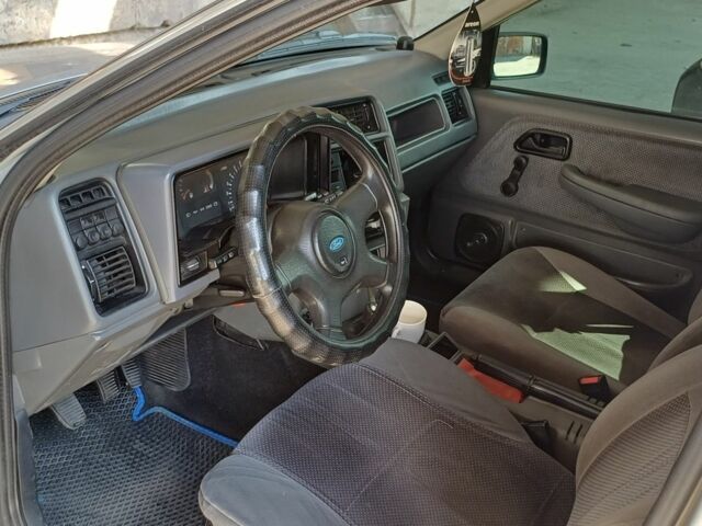 Сірий Форд Сієрра, об'ємом двигуна 2 л та пробігом 480 тис. км за 1500 $, фото 1 на Automoto.ua