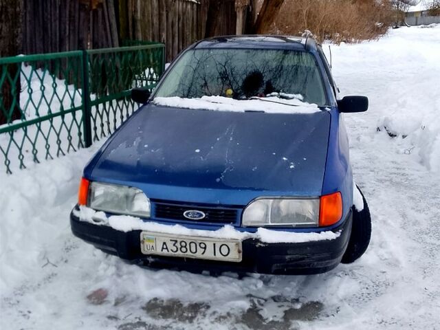 Серый Форд Сиерра, объемом двигателя 1.8 л и пробегом 0 тыс. км за 1100 $, фото 1 на Automoto.ua