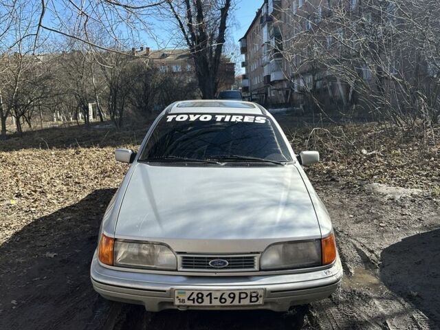 Серый Форд Сиерра, объемом двигателя 2 л и пробегом 300 тыс. км за 850 $, фото 1 на Automoto.ua