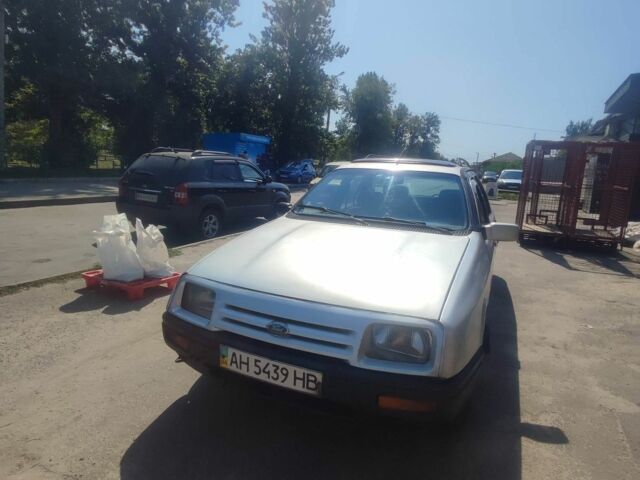 Сірий Форд Сієрра, об'ємом двигуна 2 л та пробігом 300 тис. км за 381 $, фото 1 на Automoto.ua