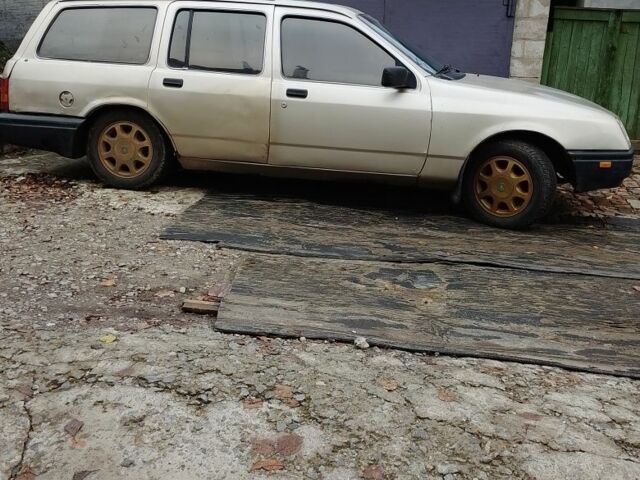 Сірий Форд Сієрра, об'ємом двигуна 2 л та пробігом 400 тис. км за 524 $, фото 1 на Automoto.ua