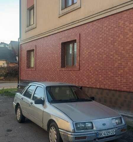 Серый Форд Сиерра, объемом двигателя 2 л и пробегом 300 тыс. км за 950 $, фото 1 на Automoto.ua