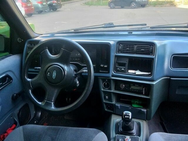 Серый Форд Сиерра, объемом двигателя 1.6 л и пробегом 140 тыс. км за 950 $, фото 1 на Automoto.ua