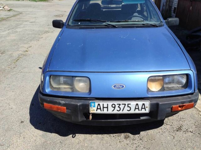 Синий Форд Сиерра, объемом двигателя 2 л и пробегом 300 тыс. км за 500 $, фото 1 на Automoto.ua