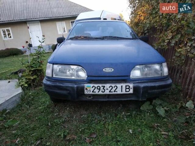 Синий Форд Сиерра, объемом двигателя 1.6 л и пробегом 300 тыс. км за 999 $, фото 1 на Automoto.ua